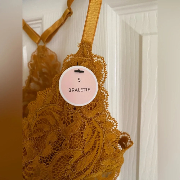 Bralette from Forever 21 NWT small - Picture 2 of 3